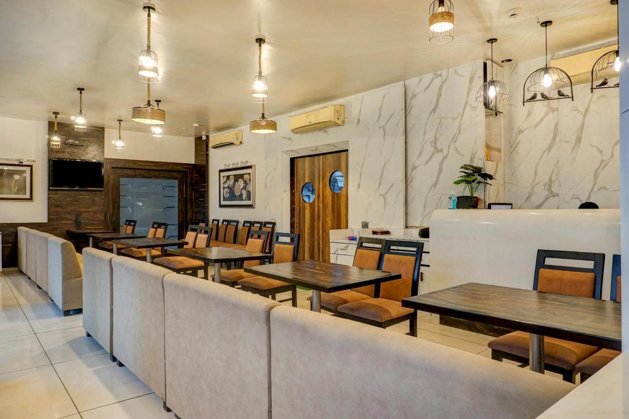 Hotel Krone Plaza Near Igi Airport Нью-Дели Экстерьер фото