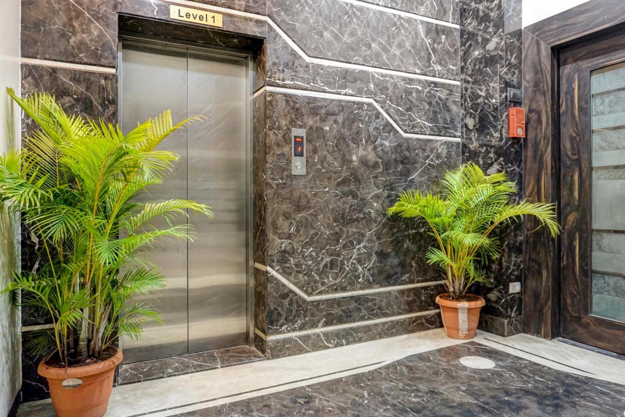 Hotel Krone Plaza Near Igi Airport Нью-Дели Экстерьер фото
